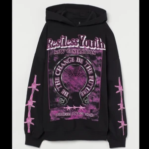 Hoodie - Restless youth hoddie i bra skick! Passar xs-m