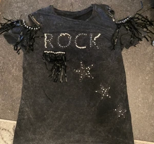 Grå/svart tröja  - Nästa helt nytt. 