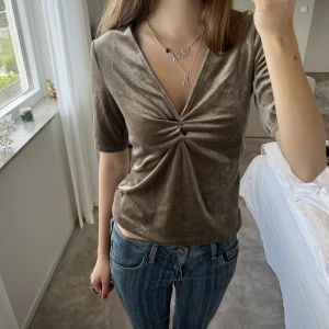 Topp - Sjukt fin topp Använd 2 gånger så som ny💗