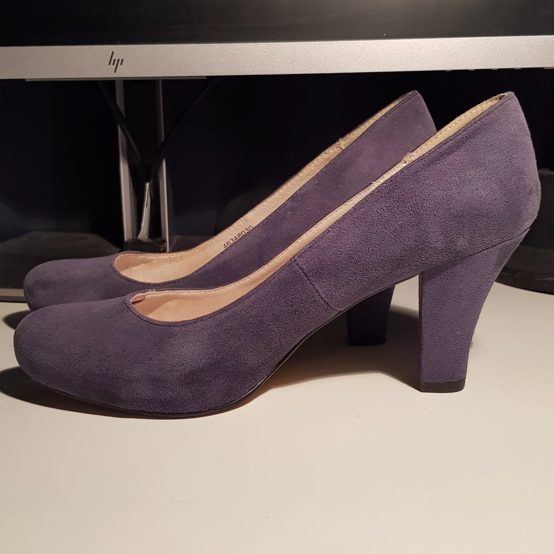 Pumps i blå mockaimitation - 90