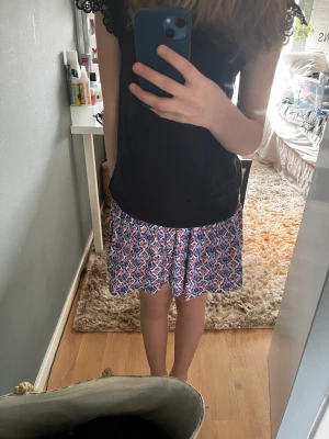 Zara kjol❤️ - Super fin zara kjol,med fina mönster och detaljer kom privat för flera bilder ❤️