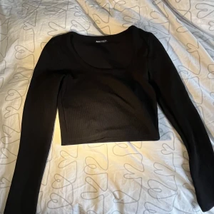 Svart Top - Gullig svart top köpt på Zalando