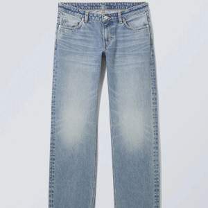 Arrow low jeans ifrån weekday, storlek 27/30 , skriv privat för egna bilder. 