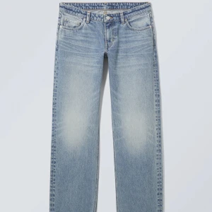 Arrow low jeans  - Arrow low jeans ifrån weekday, storlek 27/30 , skriv privat för egna bilder. 