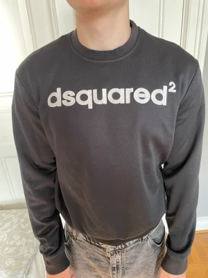 DAQUARED2 tröja - Passar någon som är ca 170cm eller mindre. 