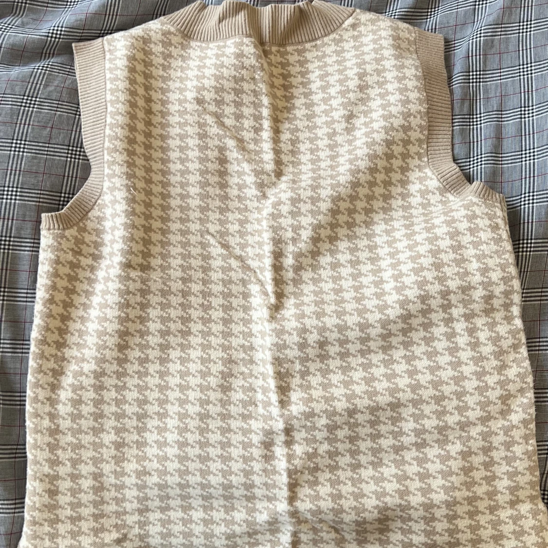 Neo noir stickad väst - 91