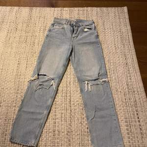 Jeans från Gina tricot boyfriend använda 2 ggr 
