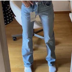 Snygga jeans köpta här på Plick men inte riktigt min smak längre!❤️