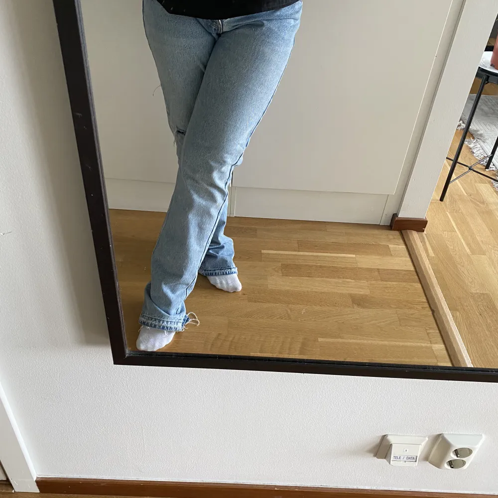 Supeeer fina jeans ifrån zara!!! Fickorna är borta!!. Jeans & Byxor.