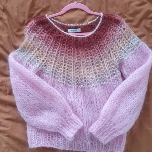 Luxury Knit Sweater - Hand Knitt  New condition Brand: Maiami  Super soft yarn -not itchy   Fits xs, s, m (depending how you would like it to fit) 