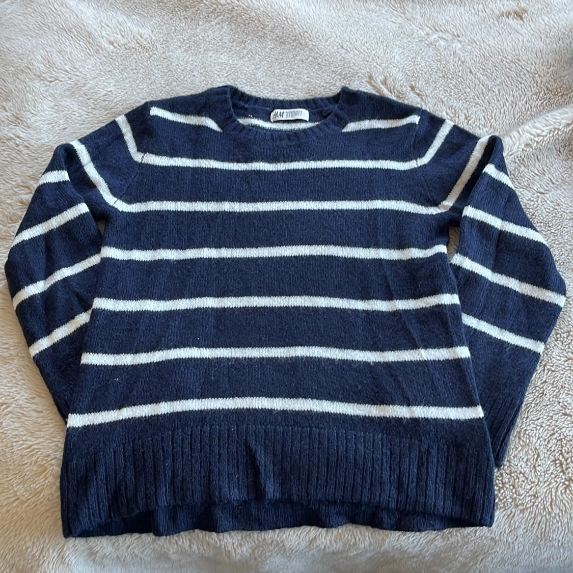 Stickad randig tröja 