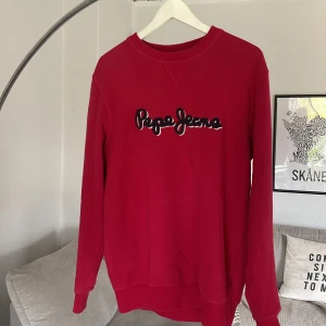 Sweatshirt från Pepe Jeans, stl M - Härlig, mjuk tröja i bra skick. 