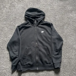 nike fleece - nike fleece i gott skick.  cond 8,5/10. 