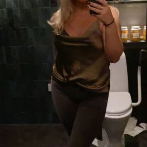 Linne  - Linne storlek M/L, jättefint!