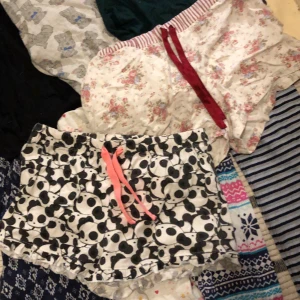 7+2 pyjamas byxor+shorts - St xs-s Använda