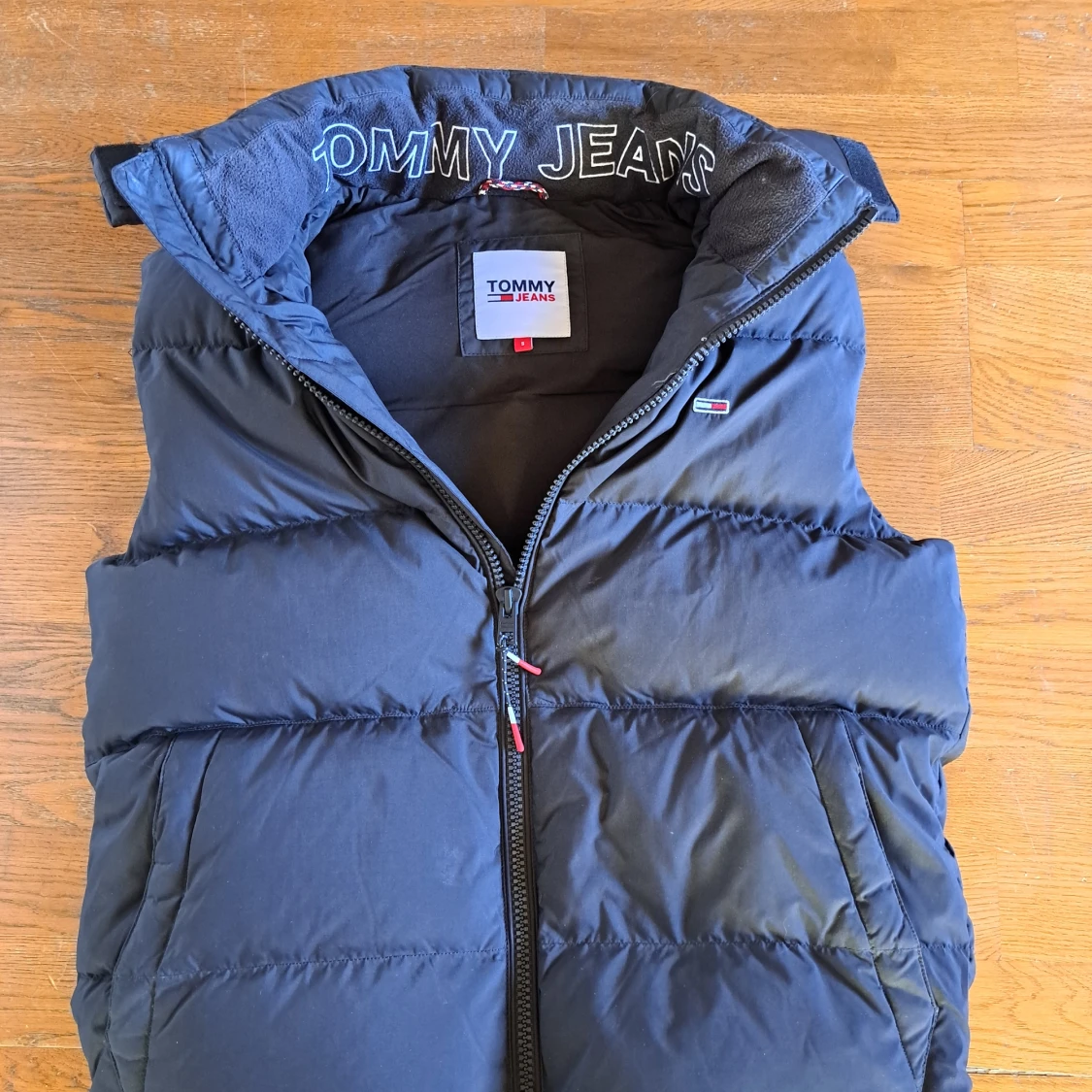 Tommy jeans väst - 91