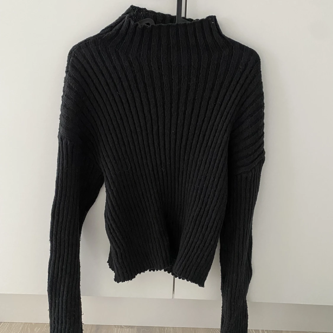 Tjocktröja tajt+hög hals