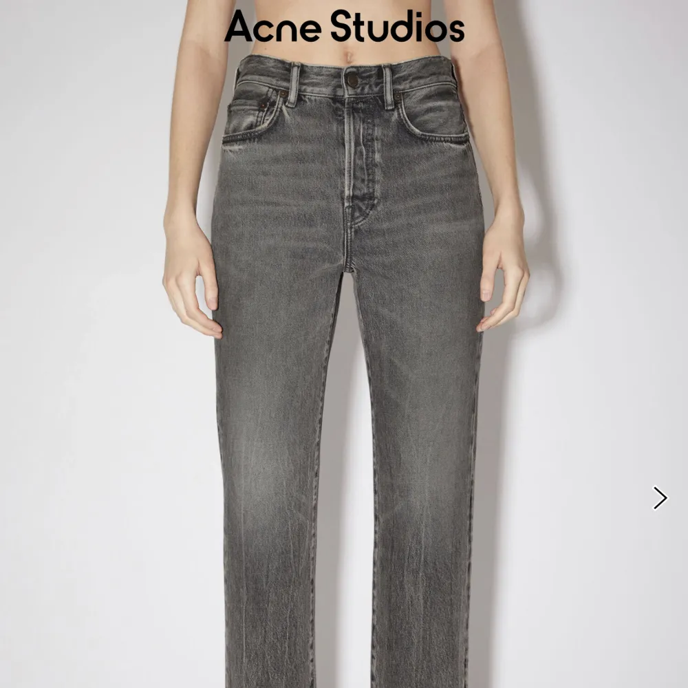 Jeans i riktigt cool färg från Acne, nypris 3300kr⚡️⚡️. Jeans & Byxor.