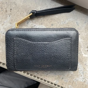Marc Jacobs plånbok  - Fint begagnat skick. Kvitto medföljer 