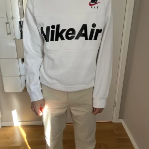 Nike air sweatshirt  - Strl XS, fint begagnat skick, inköpt för 649kr på nikes hemsida. 