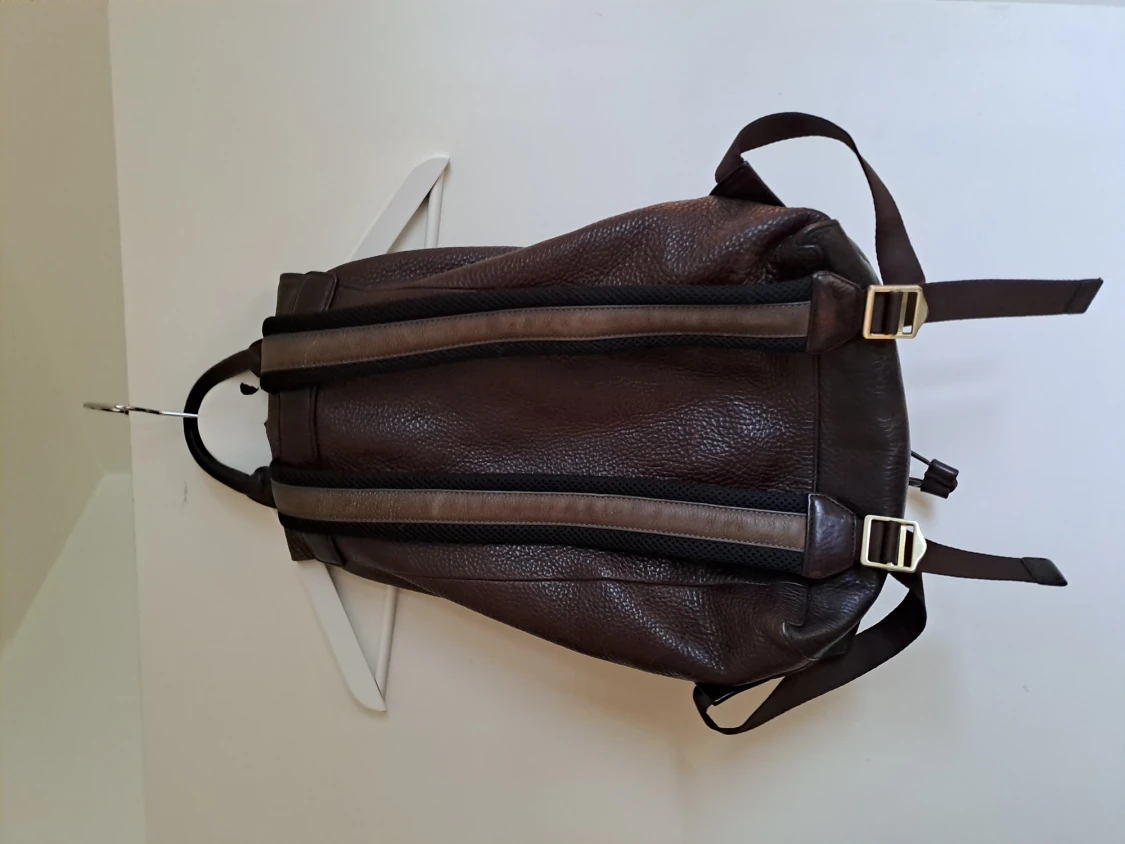 Fräsch ryggsäck i äkta läder  - 90