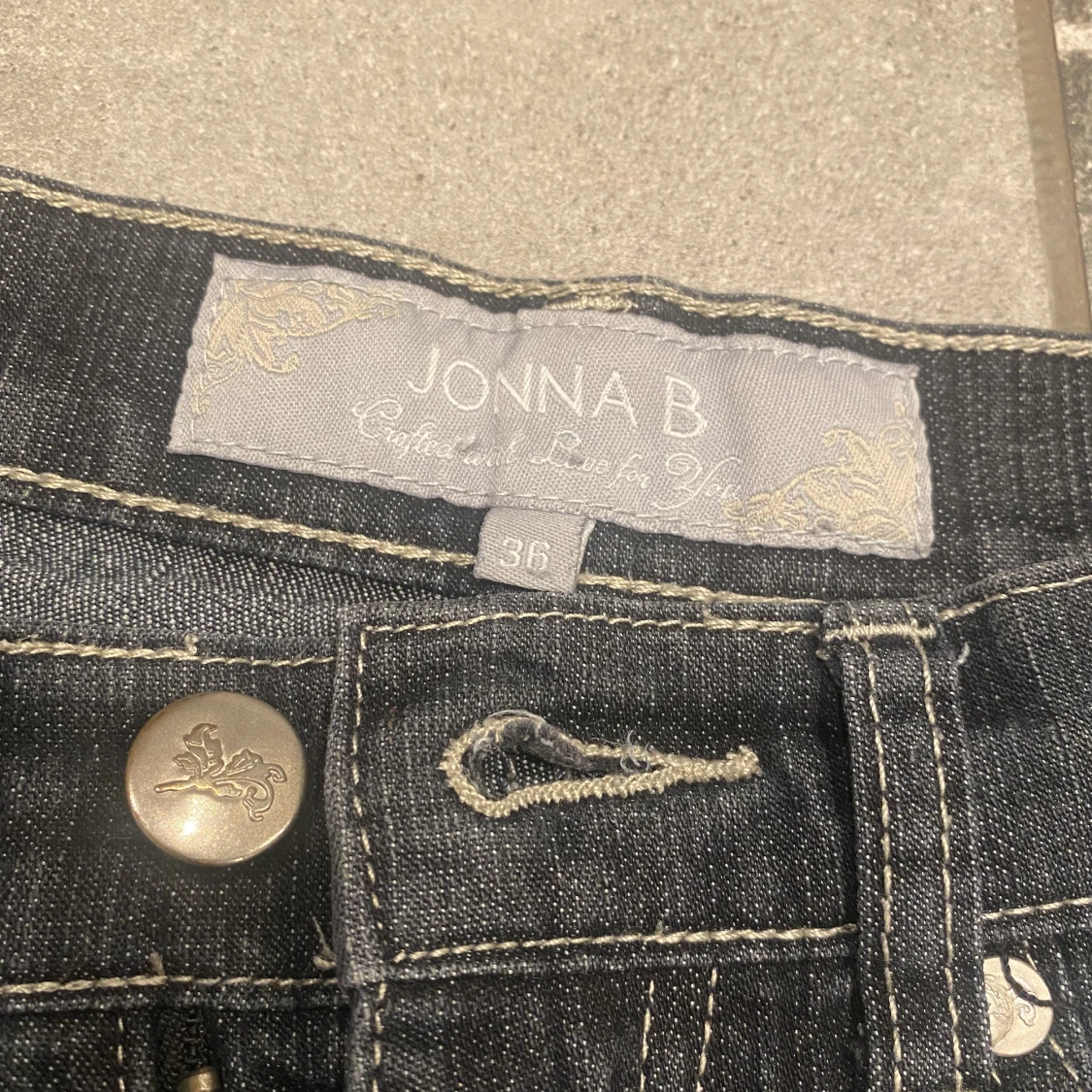 Mörkblå jeans - 91