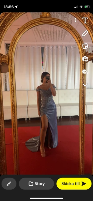 Klänning - Jätte fin drömmar klänning , pris kan diskuteras 