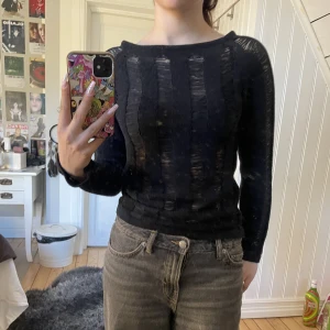 Svart fest topp - Kommer aldrig till användning!  Alla priser är + frakt <3