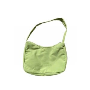Grön väska - Grön baguetteväska från Gina!