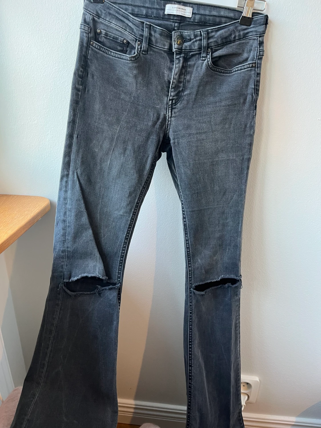 Gråa bootcut jeans