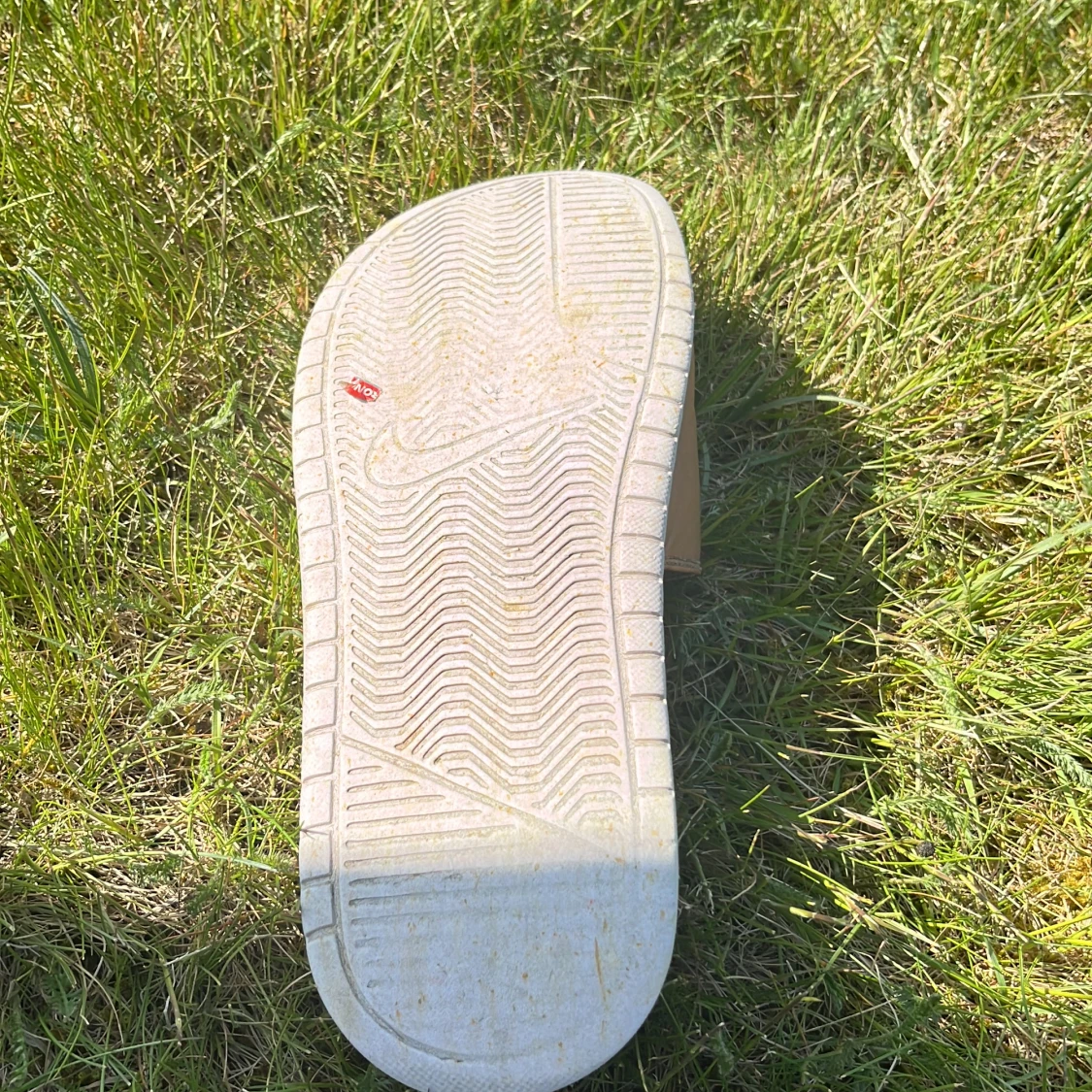 Vit rosa högertoffla - 90