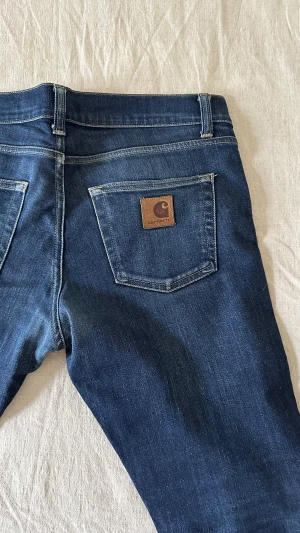 Jeans carhartt 30x32 slim - Used jeans Nice worn out pattern Very light and flexible but robust