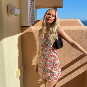 Zara klänning - Superfin klänning från Zara i strl M ❤️