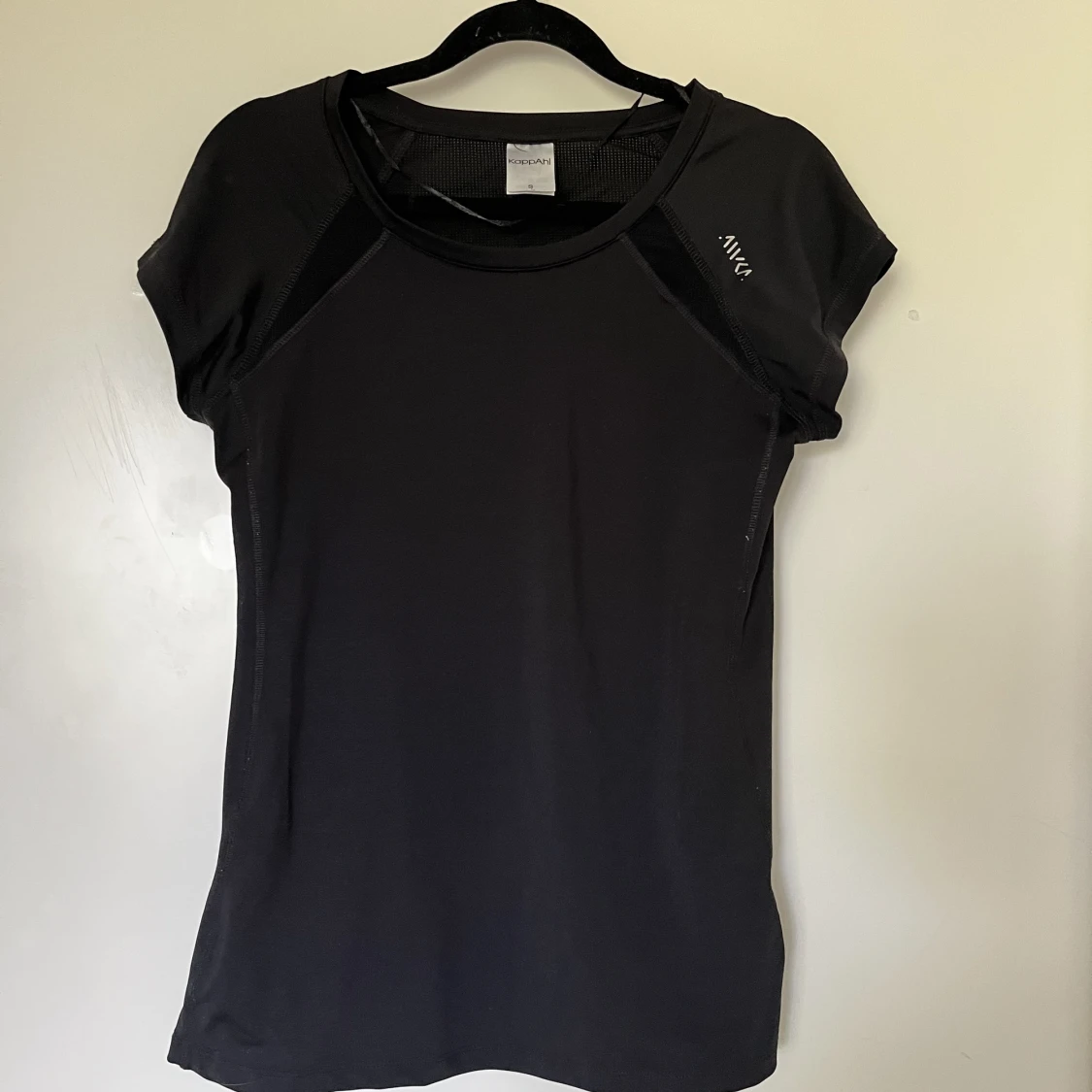 Svart träningströja