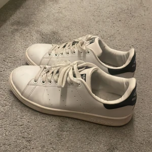 Adidas Stan Smith  - Bekväma sneakers i bra skick💗