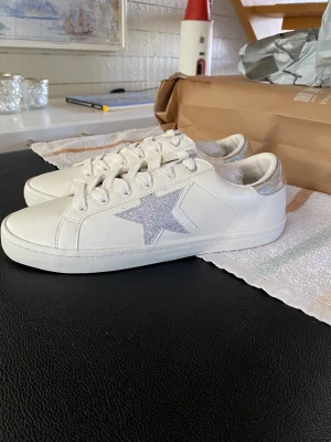 Next skor - Nya skor från next, aldrig använda då dom va för stora när jag fick hem dom och dem inte gick att skicka tillbaka. 