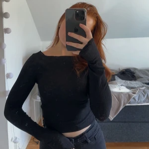 Långärmad tröja - Långärmad tröja i storlek xs, endast använd en gång💞