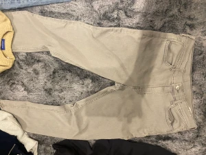 Hm jeans - Tja, säljer mina HM jeans då jag inte använder de längre. Skick 10/10. Kom privat för mer frågor! Priset är inte hugget i Sten!