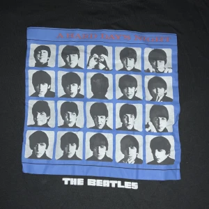 Beatles t-shirt!!  - Super cool beatles t-shirt med albumet ”a hard days night”. Frakt tillkommer 🚚 hör av dig vid intresse 💘