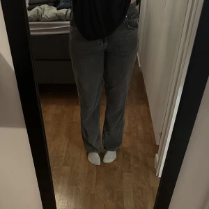 Jeans - Nästintill oanvända jeans från gina tricot! 200kr+frakt!!