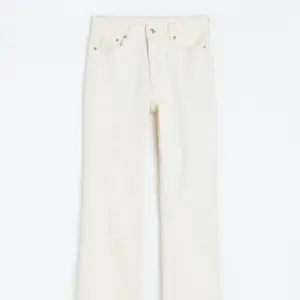 Säljer mina lågmidjade vita jeans från Hm, aldrig använt😊