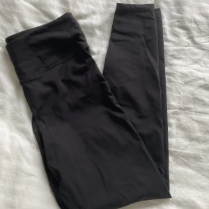Träningstights - Träningstights från H&M. I princip oanvända