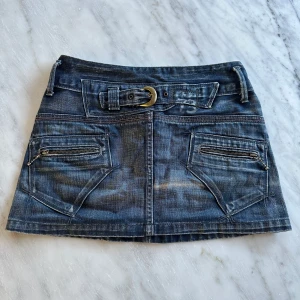 Jeanskjol - Skitsnygg lågmidjad kjol😍 Äääälskar fickorna baktill!