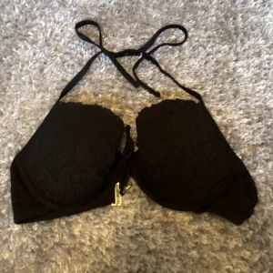 Bikiniöverdel  - Knappt använd, säljer eftersom den inte kommer till användning 