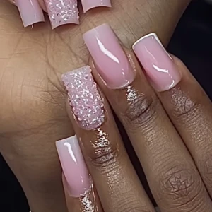 Pärlor till naglar - Två burkar, en är använd 