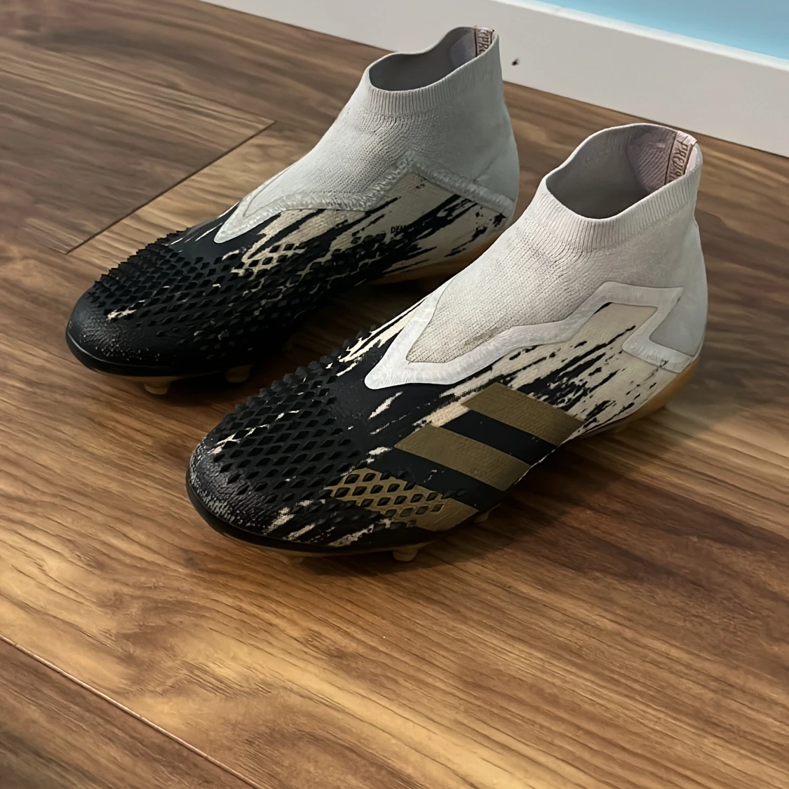 Adidas predator fotbollsskor i storlek 36