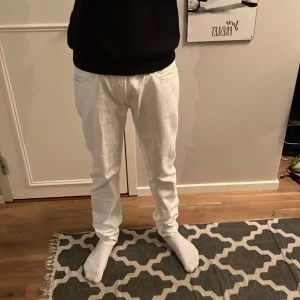 *Intressekoll* burberry jeans - Vill sälja dessa feta burberry jeans eftersom dem är lite stora på mig, i mycket bra skick, kom gärna med bud.