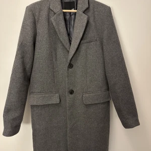 Grå Rock  - Grå rock från Lager 157, använd 1 gång och är i nyskick!🍁 Skriv privat för fler bilder