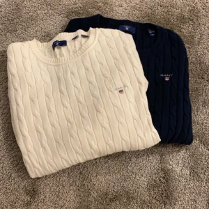 Gant tröjor - Två styckna stickade koftor/ tröjor från gant i super bra skick