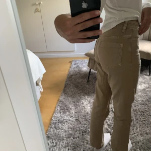 Beiga byxor  - Beige jeans Asos Strl: L:30/32 W:24 130kr